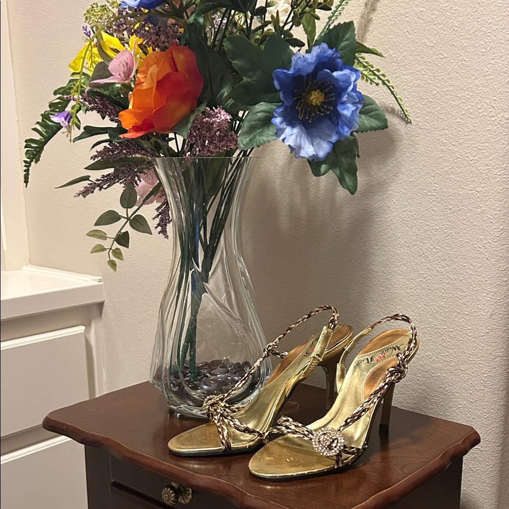 Wild Rose Elegant Gold Women's Heels